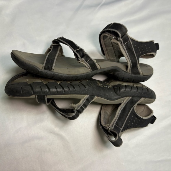 Teva Verra Women’s Black and Grey Sandals Approx Size 8 - Picture 9 of 10